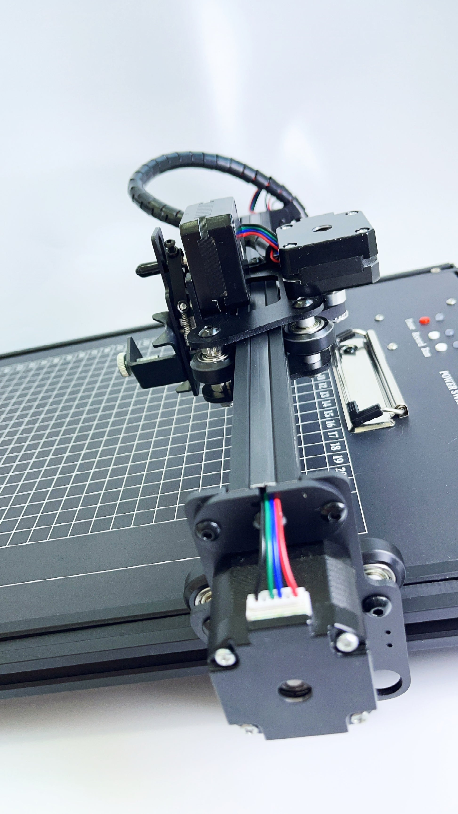 XDRAW A4 writing robot side view displaying offline function and professional cable management