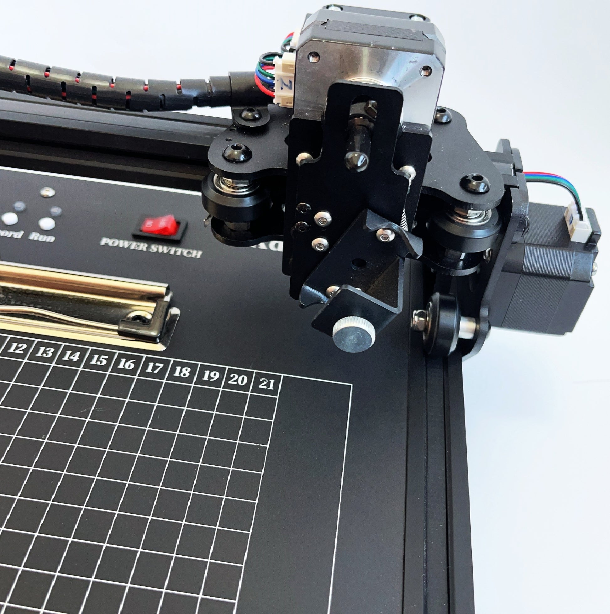 xDraw A4 pen plotter XYZ axis mechanism detail with universal pen holder compatibility